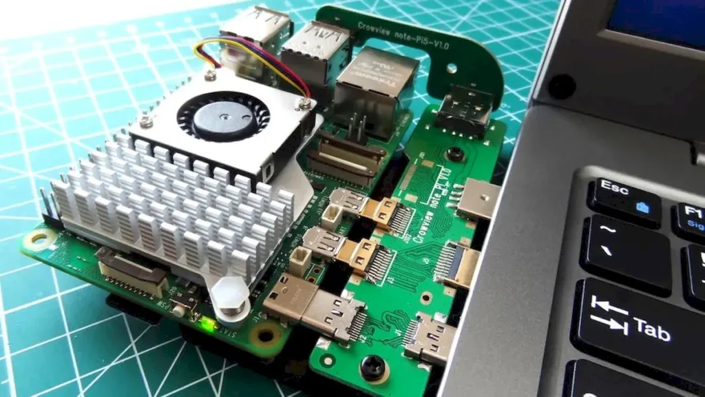 Dock CrowView Note 14 transforma um Raspberry Pi 5 em laptop