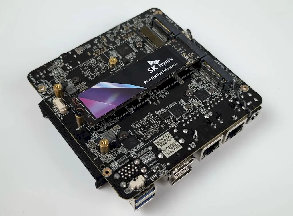 NexT-SBC, uma placa-mãe para mini PC com Ryzen 7 7840HS