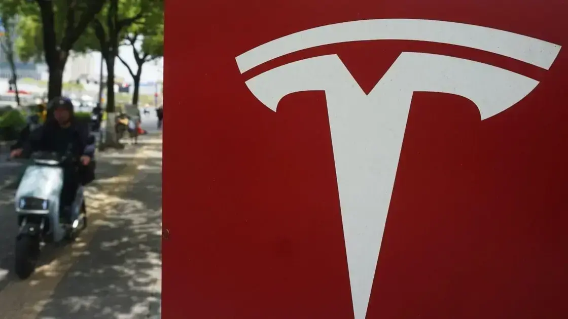 Tesla interrompe vendas dos Modelos S e X nos Estados Unidos em meio a tarifas